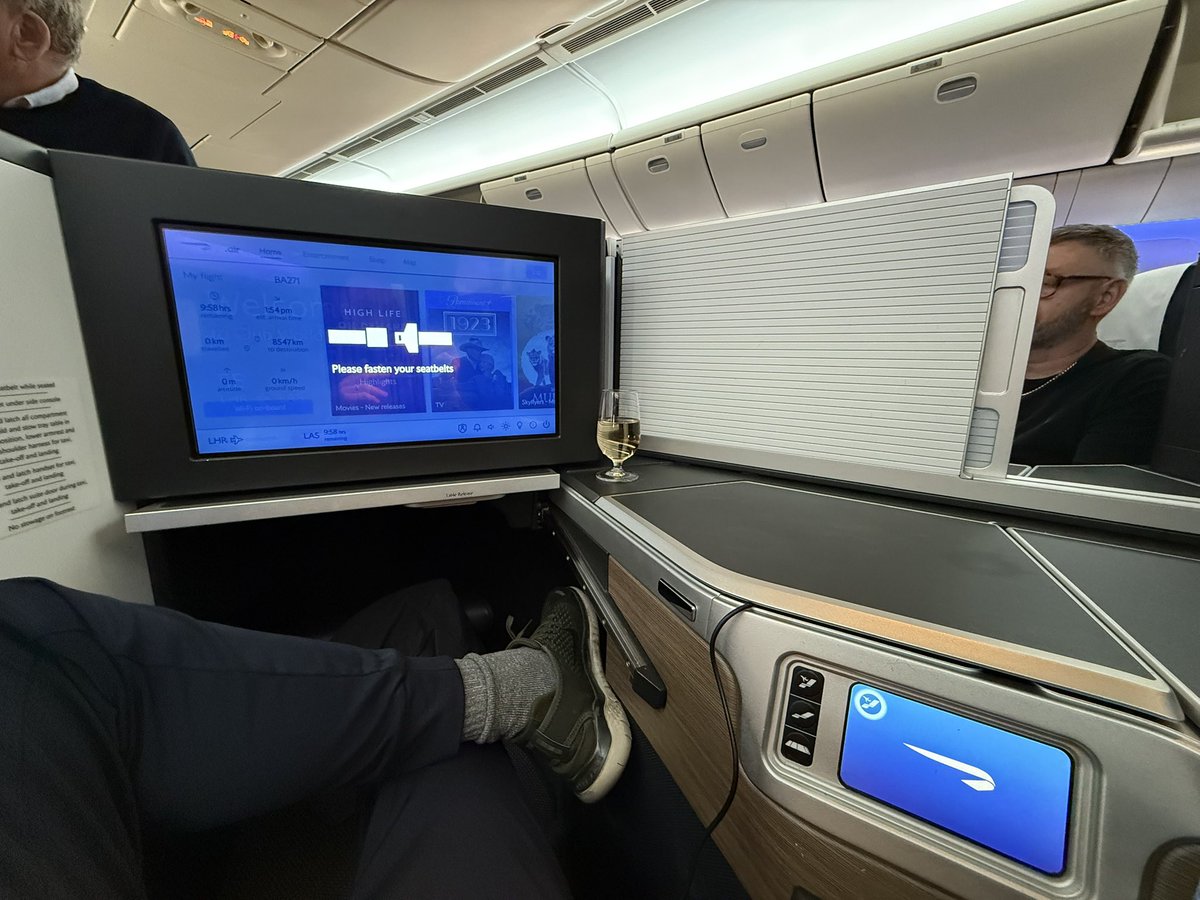 Dave Ellison-Lee (@d_a_ellison) on Twitter photo Holiday! Vegas, to Palm Springs, back to Vegas! Going to enjoy the next couple of weeks with <a href="/DEllisonLee/">Darran Ellison-lee</a>. Seeing <a href="/GoldenKnights/">Vegas Golden Knights</a> TWICE as well in this time 🤩 Holiday! Vegas, to Palm Springs, back to Vegas! Going to enjoy the next couple of weeks with <a href="/DEllisonLee/">Darran Ellison-lee</a>. Seeing <a href="/GoldenKnights/">Vegas Golden Knights</a> TWICE as well in this time 🤩