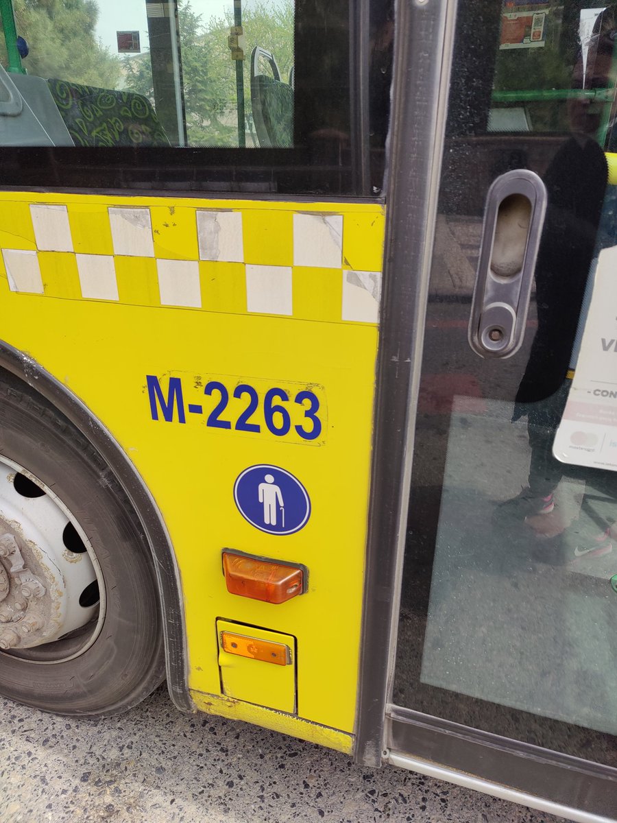 #iett <a href="/istanbulbld/">İstanbul Büyükşehir Belediyesi</a> Belediye otobüsünü erkek personelden kat kat güzel kullanan kadın personelinize teşekkür ederim. Tüm erkek şoförlerin acilen 9 Nisan 2025 saat: 12:20 34 TN 2731 plakalı M-2263 kodlu otobüsü kullanan kadın şoförden eğitim almaları şart. #belediyeotobusu