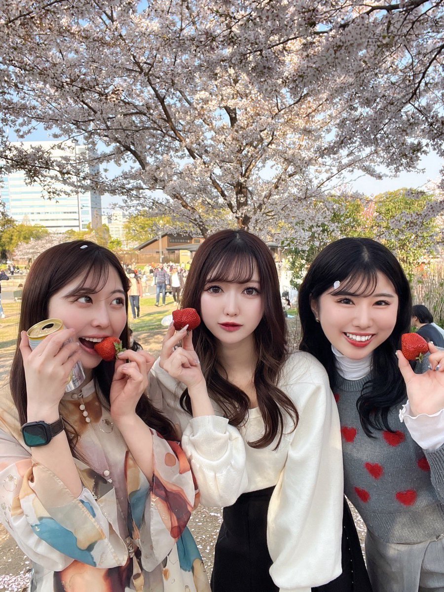 うたいばー🎀大阪 るかちぃ生誕🎂

りころんと行ってきました🍒
愛知の人も県外の人も来てくれてもうエモエモでした🥹らぶ！！
来てくれて本当にありがとう💓

楽しすぎてまた行きたすぎる〜
るかちゃん改めてお誕生日おめでとう🧡