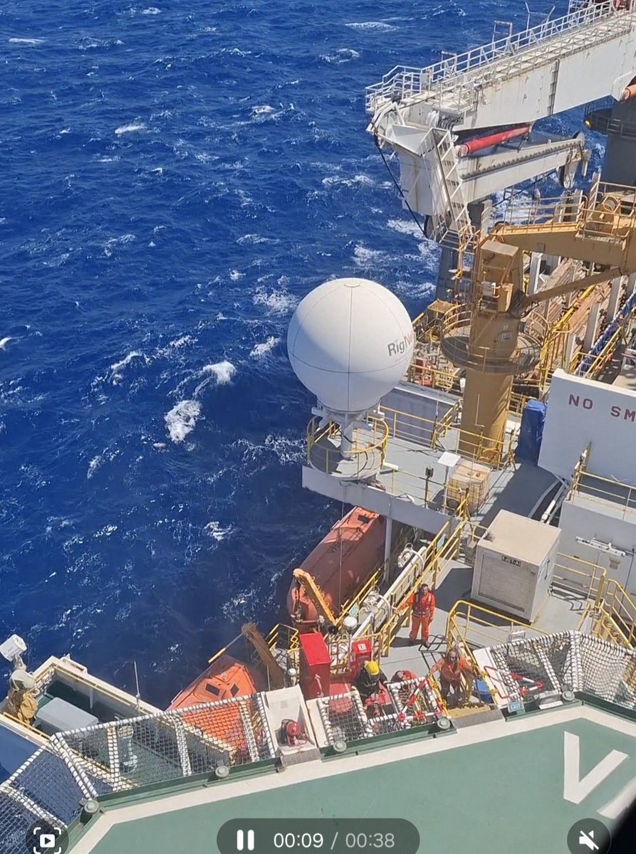 OEBdg's tweet photo. Στο #Valaris DS-9 Drillship της ExxonMobil στην Κυπριακή Αποκλειστική Οικονομική Ζώνη. Καθηλωτική εμπειρία που δεν περιγράφεται με λόγια. https://t.co/zRdrwbm96G