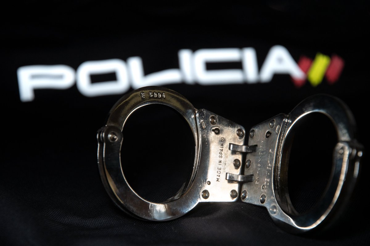 1⃣3⃣ detenidos por distribución de #pornografíainfantil en una operación coordinada con <a href="/Europol/">Europol</a> 

🔴En España: 18 entradas y registros y 39 dispositivos electrónicos intervenidos, con más de 41.000 vídeos y 28.000 fotografías 

🚨En total han participado 11 países europeos, 166