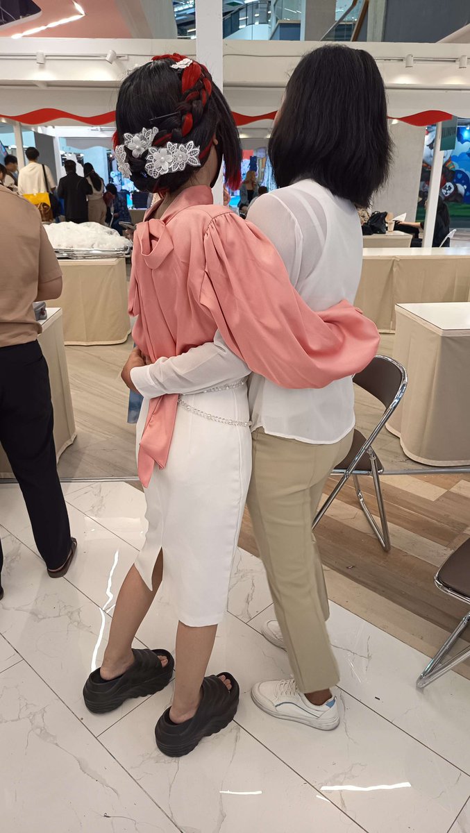 Janeny_2j's tweet photo. คนอะไรสวยแถมน่ารัก 🥰
ยังจะมาเอาใจเราไปอีก 💕
ไม่ให้รักได้ยังไงกัน แสนดีขนาดนี้อ้ะ🥺
#Charlottvtuber #ETวีพี่สาว
#VtuberTH #VFair2025
#จอมมารCharlotte https://t.co/JnL9khZ9A6
