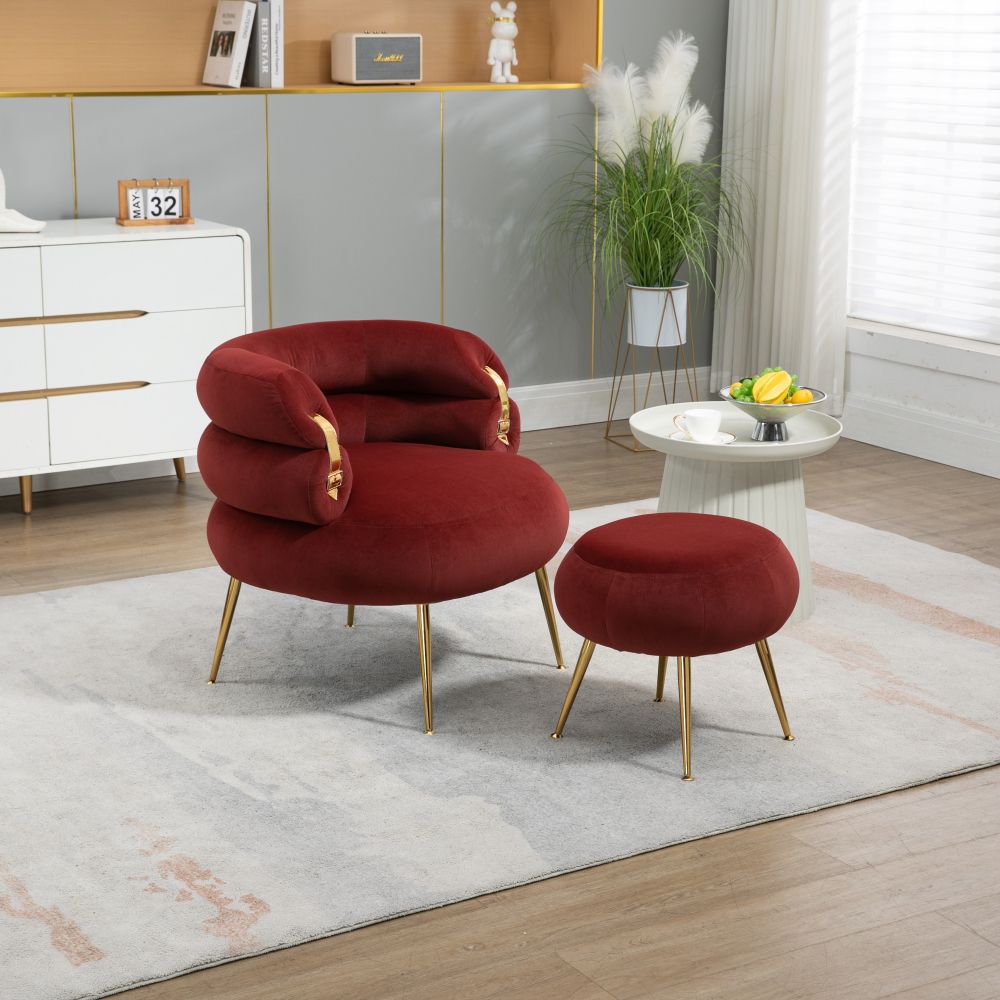 NestCurated's tweet image. Elevate your living room with a luxe velvet armchair. It&apos;s giving comfort &amp;amp; class.
#HomeLuxury #LivingRoomInspo #InteriorLove