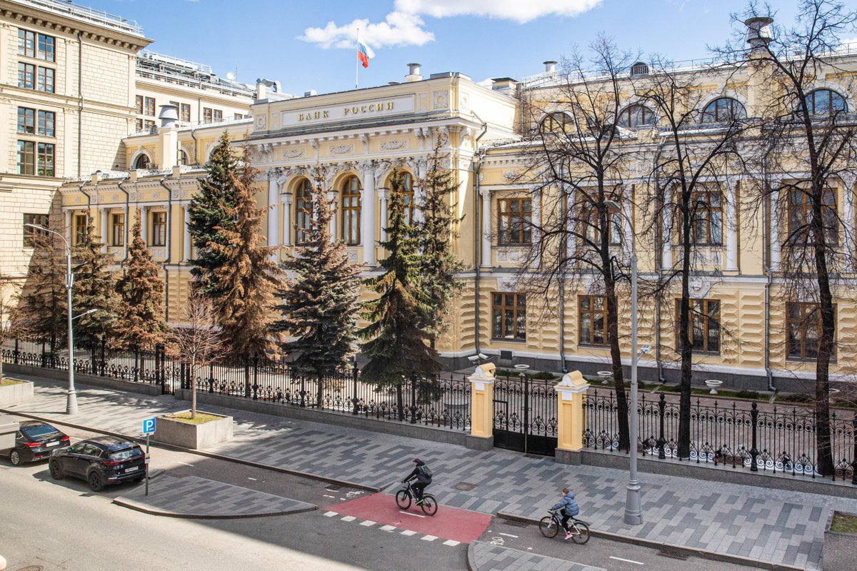 SignalsWorld's tweet photo. https://t.co/QguxCJQxpp
Russia continues to stock up on gold, reaching new records
Where is the gold going and what is Russia doing? Are sanctions stopping Russia from buying gold?
#gold #market #stock #russia #banks #investments https://t.co/t9k0U6FnVa