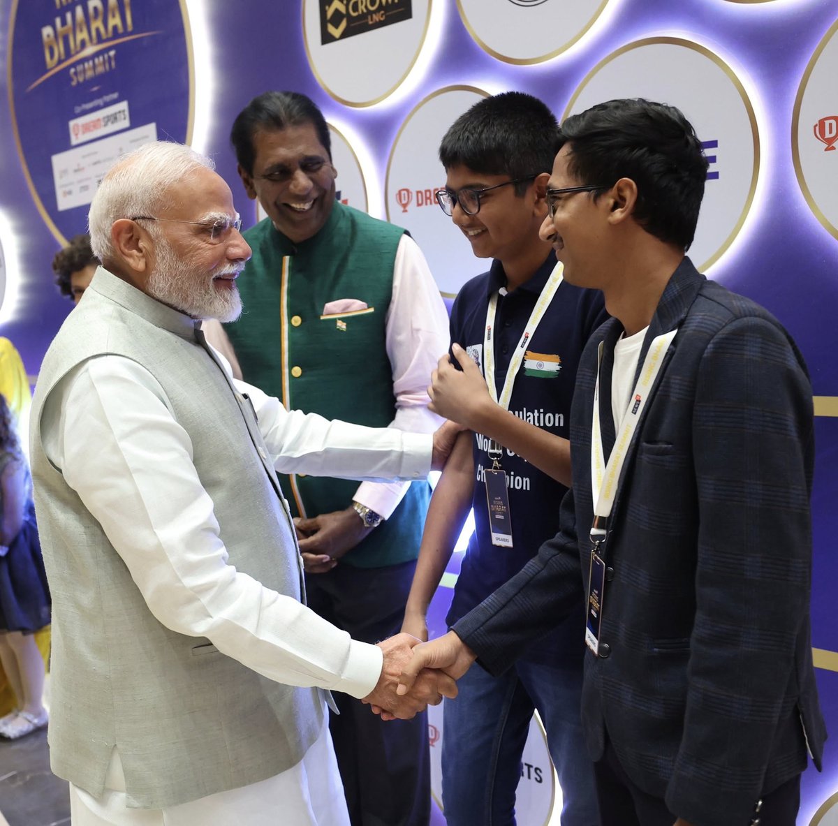 geniusaaryan's tweet photo. Greeted and interacted Hon. @PMOIndia Shri. @narendramodi ji at #RisingBharatSummit 2025 by @CNNnews18 @News18India @CNBCTV18News @CNBCTV18Live @moneycontrolcom @firstpost
#HumanCalculator #guinnessworldrecords #mentalcalculation https://t.co/jqr13rhh8t