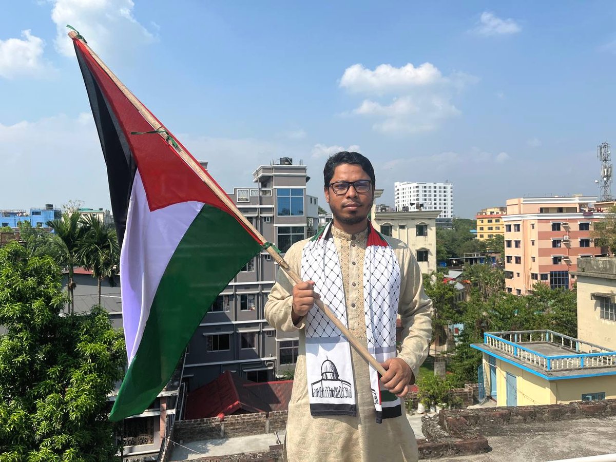 info_shibir's tweet photo. গাজায় চলমান ইসরায়েলি গণহত্যা বন্ধ ও স্বাধীন ফিলিস্তিন রাষ্ট্র প্রতিষ্ঠার দাবিতে সপ্তাহব্যাপী কর্মসূচির অংশ হিসেবে ছাত্রশিবির সিলেট মহানগর শাখার উদ্যোগে বিভিন্ন স্থাপনায় ফিলিস্তিনের পতাকা উত্তোলনের মাধ্যমে Solidarity With Palestine কর্মসূচি পালন।
#EchoesForGaza
#GlobalStrikeForGaza
#Chhatrashibir
