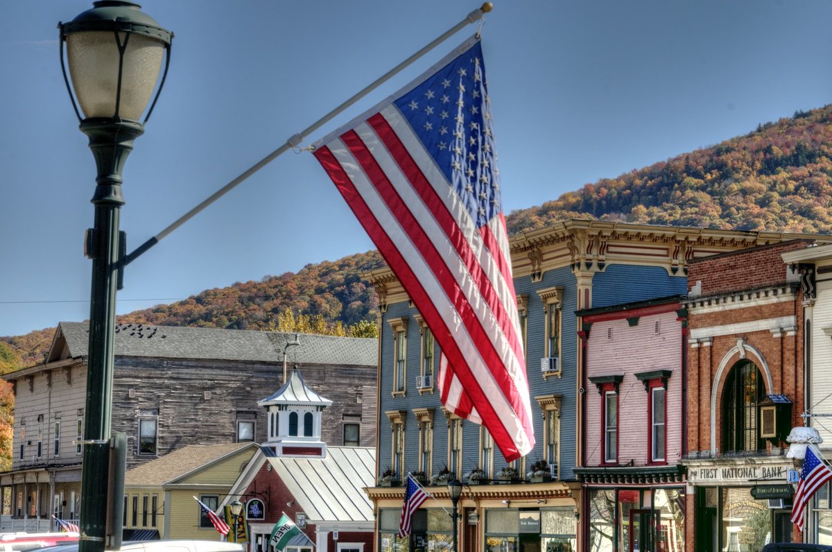 DawgRight's tweet photo. I pledge allegiance to the flag of the United States of America and to the republic for which it stands, one nation under God, indivisible, with liberty and justice for all https://t.co/8NMlb3Kwfm