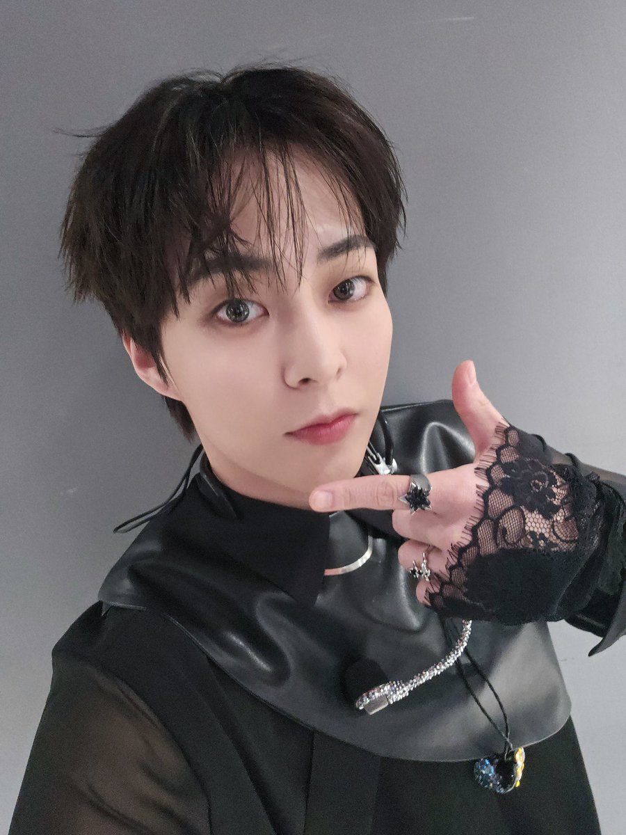 XIUMIN_INB100's tweet photo. 𝗡𝗣𝗢𝗣 𝗟𝗜𝗠𝗜𝗧𝗘𝗗 𝗘𝗗𝗜𝗧𝗜𝗢𝗡 - 𝗦𝗜𝗗𝗘 𝗔 

Make You LaLa와 함께 즐긴 성대한 디너 파티🎉와 흑백의 Lost Paradise까지!🖤
여러분과 더욱 가까이 만날 수 있어 행복했고, 함께 좋은 추억 만들어줘서 고마워요💙 

#시우민 #XIUMIN #InterviewX #MakeYouLaLa #LostParadise https://t.co/UcExlMsoCA