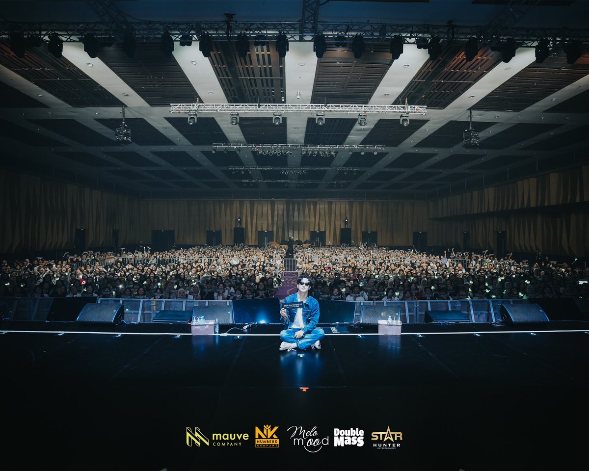 melomoodcompany's tweet photo. What a night, Jakarta!✨ THANK YOU to the one and only AHGASES INDONESIA for your warm love and support for Jay B.💚 It was truly C.R.A.S.H to see you all vibing and enjoying every moment with Jay B! You guys made the night even more magical!💫

To our beloved Jay B🐥💚, the way you perform every song shows how much you love what you do, and we’re proud to witness every minute of it! Your vocals, love, energetic dance moves, and charming personality made the night unforgettable!✨

Melomood Company would like to sincerely thank everyone who supported and trusted us in making the 2025 JAY B CONCERT [TAPE: RE LOAD] in Jakarta that much more memorable!💚

Until next time!

@jaybnow_hr @mauvecompany 

#제이비 #JAYB #2025JAYBTOUR #TAPERELOADinJAKARTA
#MAUVE #NUMBERK #Melomood #DoubleMass #StarHunterEntertainment