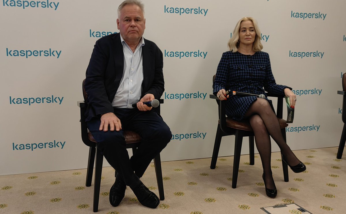 Uzun bir süre sonra ülkemizi ziyaret eden <a href="/e_kaspersky/">Eugene Kaspersky</a> ve sevgili İlkem Özar ile siber güvenlik eğilimlerini konuşuyoruz. Detaylar <a href="/epnxt/">Enterprise Next</a> üzerinde olacak. <a href="/kaspersky/">Kaspersky</a> <a href="/KasperskyTR/">Kaspersky Türkiye</a> #cybersecurity
