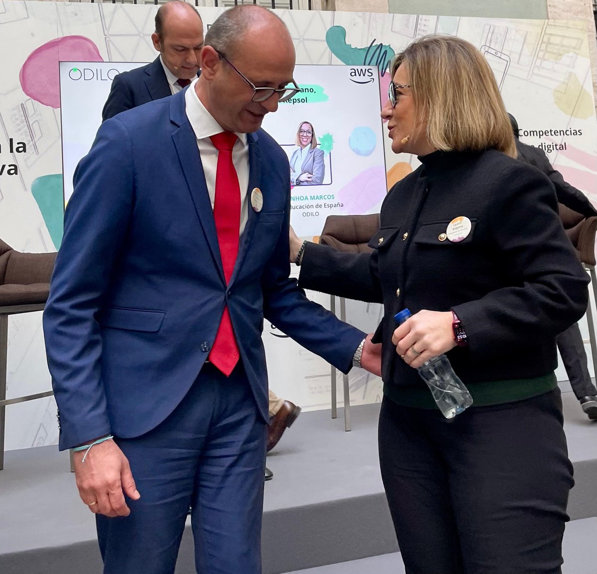 Consejería de Educación (@educastur) on Twitter photo 🗣️La consejera <a href="/lydiaespina/">Lydia Espina ツ</a> ha defendido que las herramientas digitales son recursos complementarios y ha recordado que Asturias “sacará unas instrucciones que regularán un uso apropiado”. Espina ha participado en una mesa redonda de Odilo con sus homólogos de Andalucía y Murcia 🗣️La consejera <a href="/lydiaespina/">Lydia Espina ツ</a> ha defendido que las herramientas digitales son recursos complementarios y ha recordado que Asturias “sacará unas instrucciones que regularán un uso apropiado”. Espina ha participado en una mesa redonda de Odilo con sus homólogos de Andalucía y Murcia
