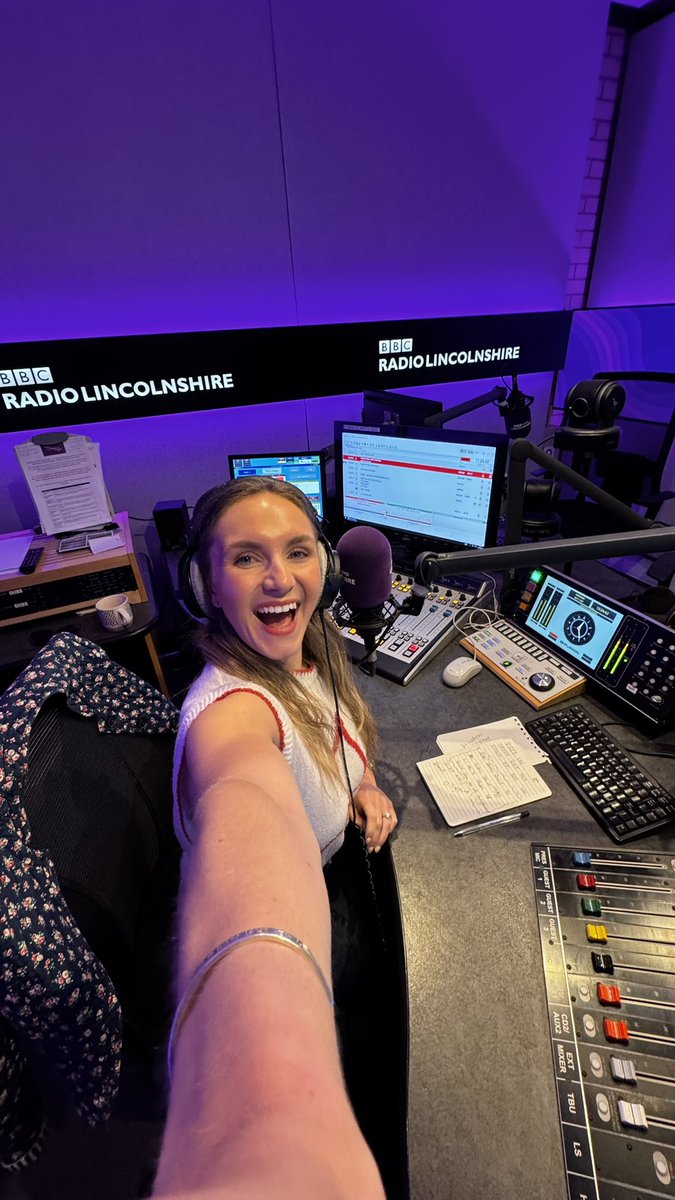 Day 3 and starting to wonder how I'm going to go on in life without the pack up my mum has been making me every day...

Having fun on the radio also 📻