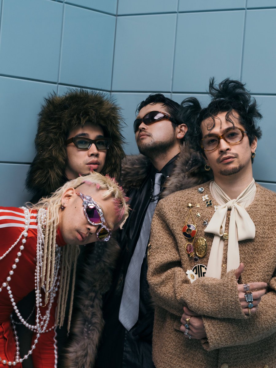 メガネ 特徴的な髪型 気持ち蝶ネクタイっぽい まさしく名探偵コナン感