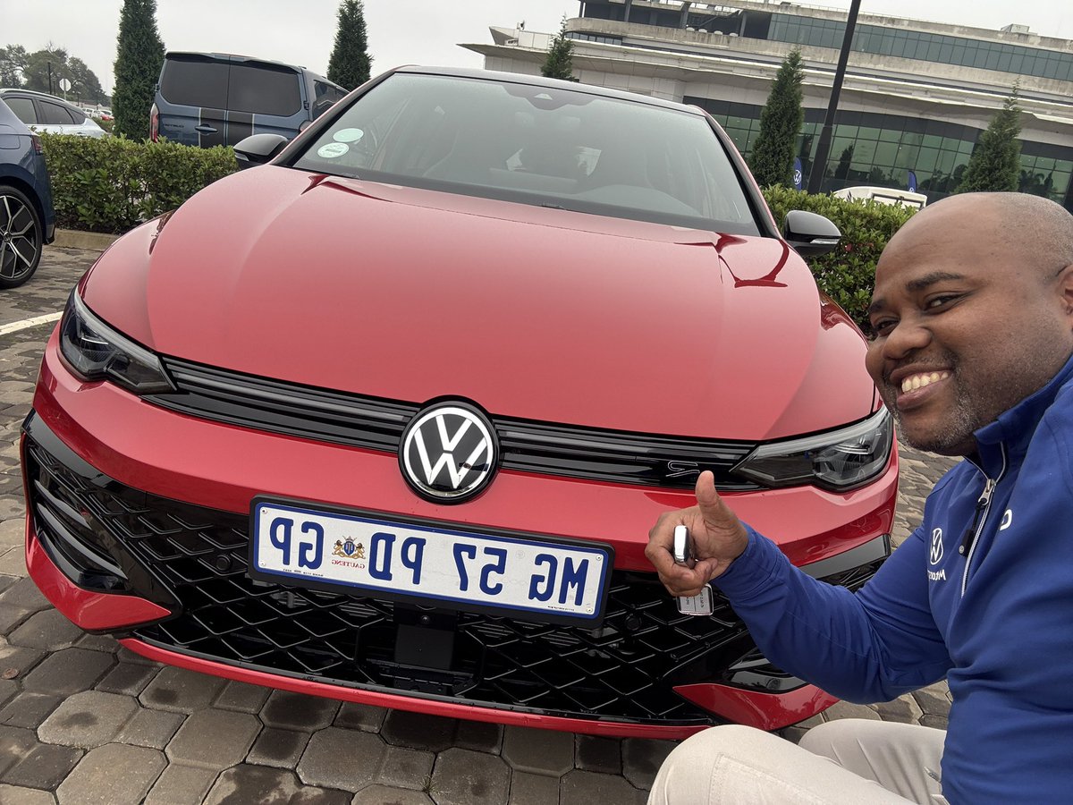 mtura712's tweet photo. @Eircans @VWGAnews @VolkswagenSA @VWGroup @volkswagen @LucasRadebe You know me!!
#VWGolf2025 #GolfPressLaunch #TheIconIsBack https://t.co/jIGs7VWfyK