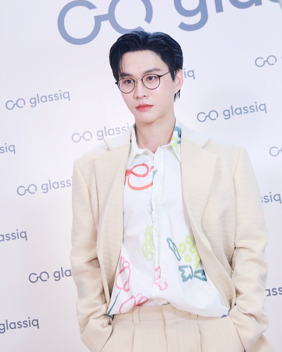BBVERs_WORLD's tweet photo. 🌻 IG BBVERPJ POST UPDATE 🌻
🗓️: 09.04.25

I truly appreciate the opportunity to become a part of Glassia family. 🤍

#GlassiqxBever
#glassia #beyondordinary
#bbverpj @bbverpj https://t.co/Yfcva9wzSB