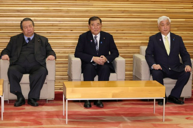 endlesrun's tweet photo. 石破ァ！？お疲れさまです！！！
10万円いけますかァ！？！？

国民全員に現金給付を検討、4万～5万円の案　政府・与党が調整：朝日新聞 https://t.co/cWPkxHqUsy