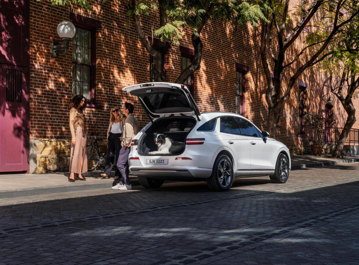 Genesis_MEA's tweet photo. The Electrified GV70 is your ultimate companion for extraordinary moments.
GV70 الكهربائية رفيقتك المثالية للحظات الاستثنائية.
#Genesis #GenesisME #ElectrifiedGV70
#جينيسيس_الشرق_الأوسط #جينيسيس https://t.co/rcCyw8xojO