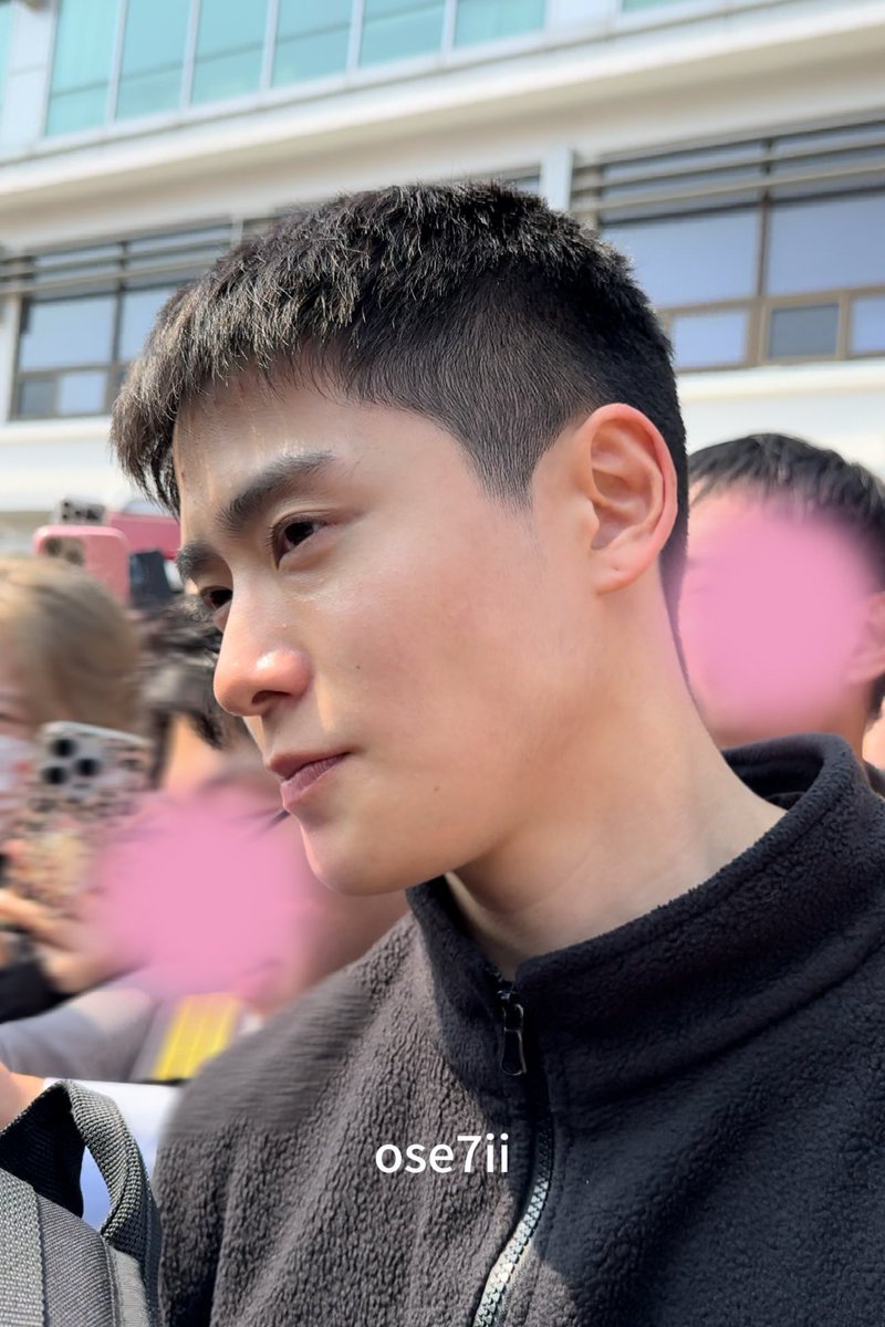 letmevalentineu's tweet photo. ก้อหล่อเหมือนเดิม https://t.co/SkzkTPU1x4