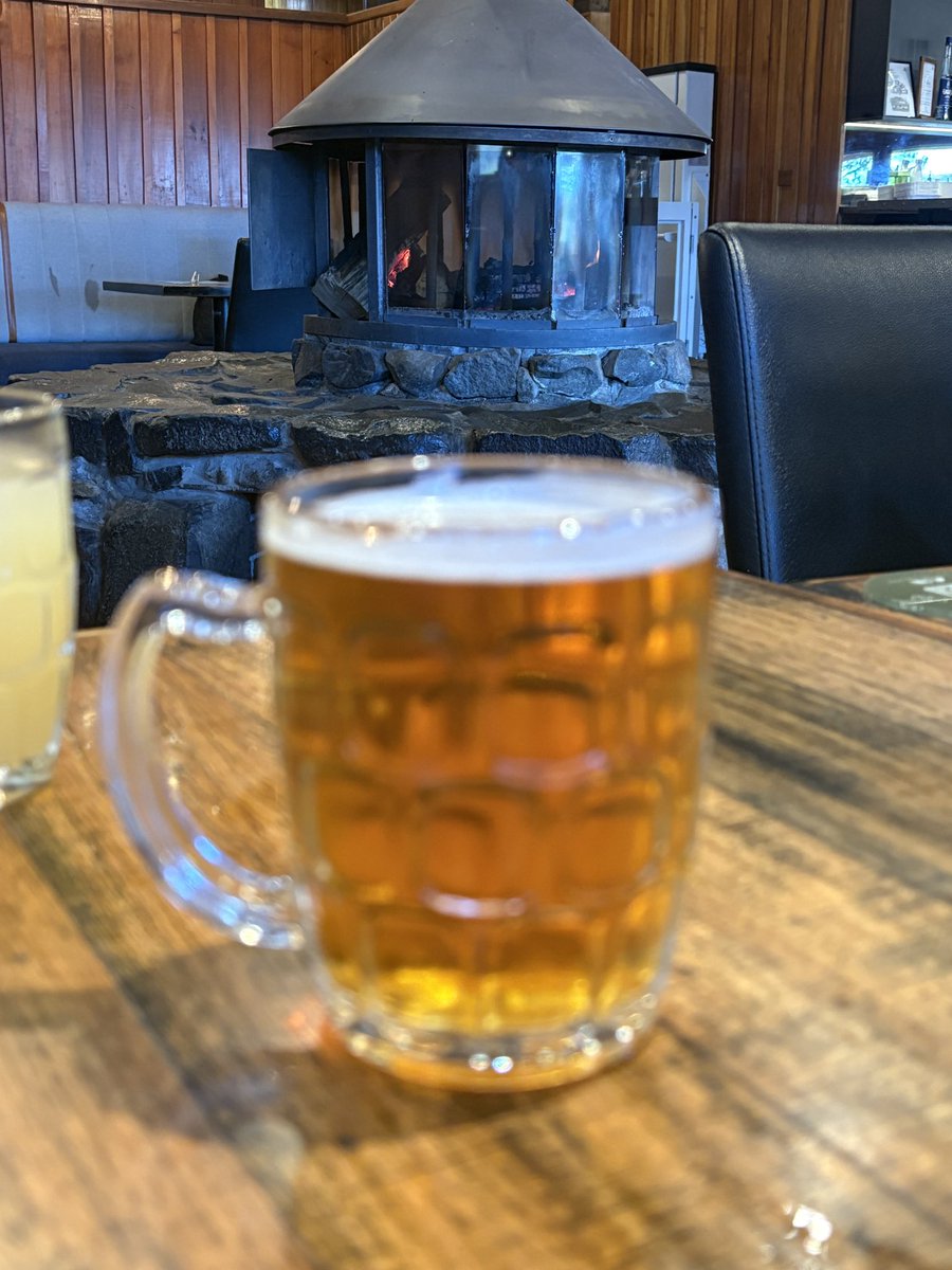 hipstergeddon's tweet photo. #pubFire not #PubRoof https://t.co/HRnrXIrbnq