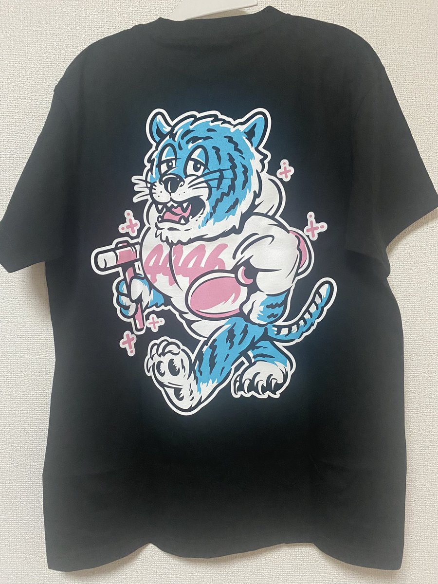 Yabbapi's tweet photo. 当選したものが届いたよん🎁
まさかの直筆メッセージ入っとった😳❤️嬉しすぎるー🥹🫶
そしてTシャツ可愛すぎる😍😍センスの塊❤️‍🔥
どっちも大切にします😌🫶 https://t.co/bF2Pz4bcQf