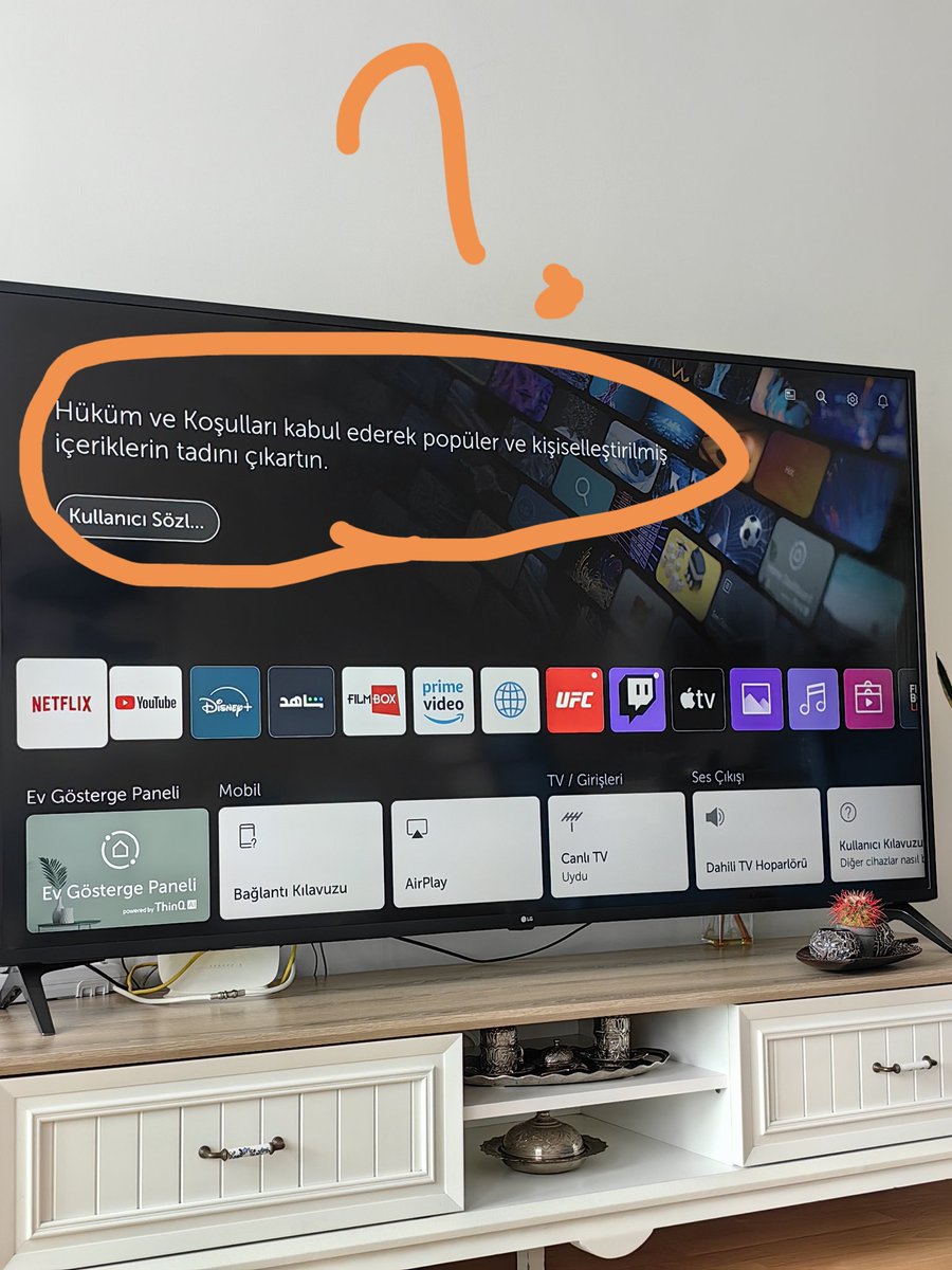 Dünya da mal ve hizmetlerde, ülkelerde hak hukuk adalette, firmalarda sana sunulan hizmetlerde  gücü olan hizmet alana sopa gösteriyor sürekli bir şeyleri güncelleme adı altında haklarda kısıtlamalar yapılıyor
Kısıtlamalar için kullanılan söz keyfini çıkarın, Bi huzur verin ya