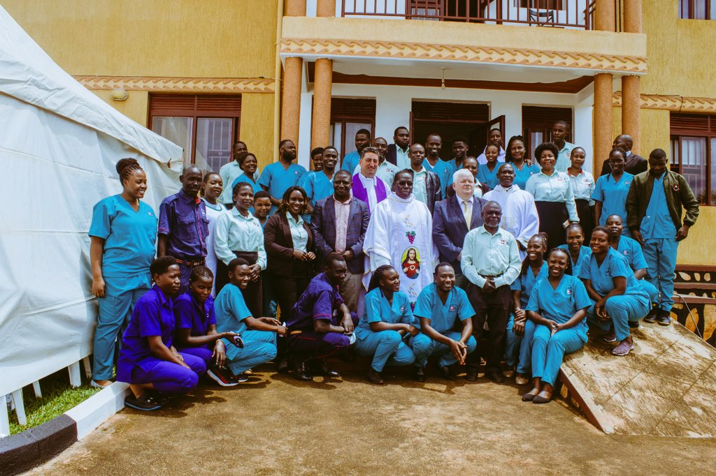 BuikweHospital's tweet photo. A team of dedicated professionals immersed in spirit and devotion to the Almighty God, ready to serve your health needs.

#BuikweHospital #healthwatch https://t.co/g5DN4mXslC