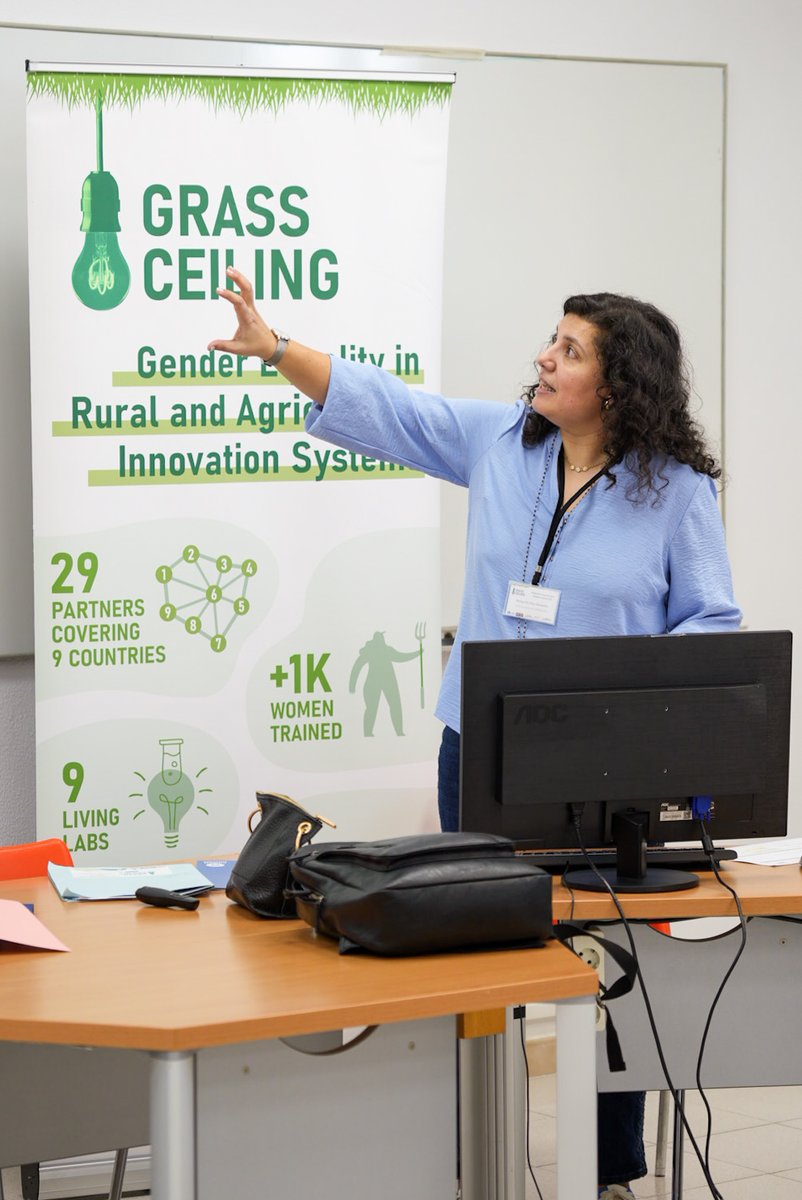 CIHEAMZaragoza's tweet image. Concluye el #LivingLab del proyecto @GRASSCEILING_EU en el CIHEAM Zaragoza junto a @UVaPalencia y @CoopsAgroES, donde se han abordado los grandes retos que enfrenta la mujer emprendedora rural.

📌 Consulta aquí los puntos más destacados:
iamz.ciheam.org/es/agendas/liv…

#MujerAgro
