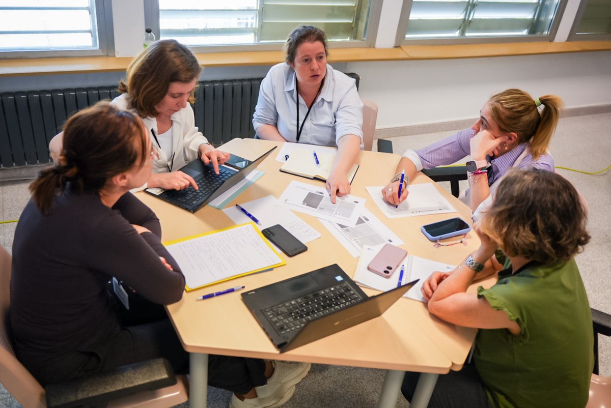 CIHEAMZaragoza's tweet image. Concluye el #LivingLab del proyecto @GRASSCEILING_EU en el CIHEAM Zaragoza junto a @UVaPalencia y @CoopsAgroES, donde se han abordado los grandes retos que enfrenta la mujer emprendedora rural.

📌 Consulta aquí los puntos más destacados:
iamz.ciheam.org/es/agendas/liv…

#MujerAgro