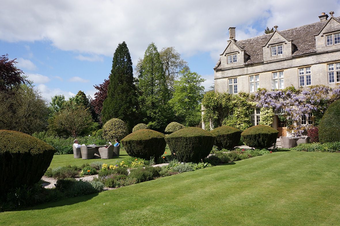BarnsleyVillage's tweet photo. We’re back for our 35th year of garden magic at Barnsley Village Festival! 🎉🌺

Join us on Saturday 17th May for a day filled with blooming beauty, community spirit, and Cotswold charm.

🎟 Tickets are now on sale: https://t.co/GBngXR7r5b
🕙 10am–5pm
🚗 Parking available
🐾 Bring your (well-behaved) four-legged friends!

The gardens are starting to bloom, and we’re so ready for sunshine and smiles 🌞💐🌳
