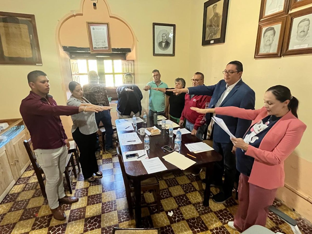 ¡Felicidades San Sebastián del Oeste! 
El Procurador, Dr. Noé Ramos, y el Dir. de Regulación, Dr. José Pablo Mercado Espinoza, participaron en la Instalación de la COMUR  Felicitamos y agradecemos al municipio, especialmente a la Presidenta, María Aurora Ponce Peña.