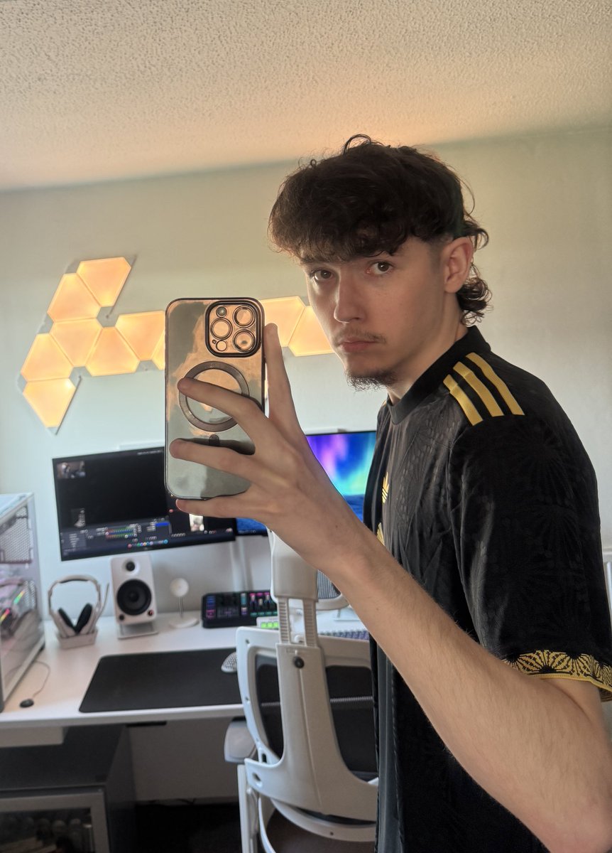 DyIbog's tweet image. it has #arrived