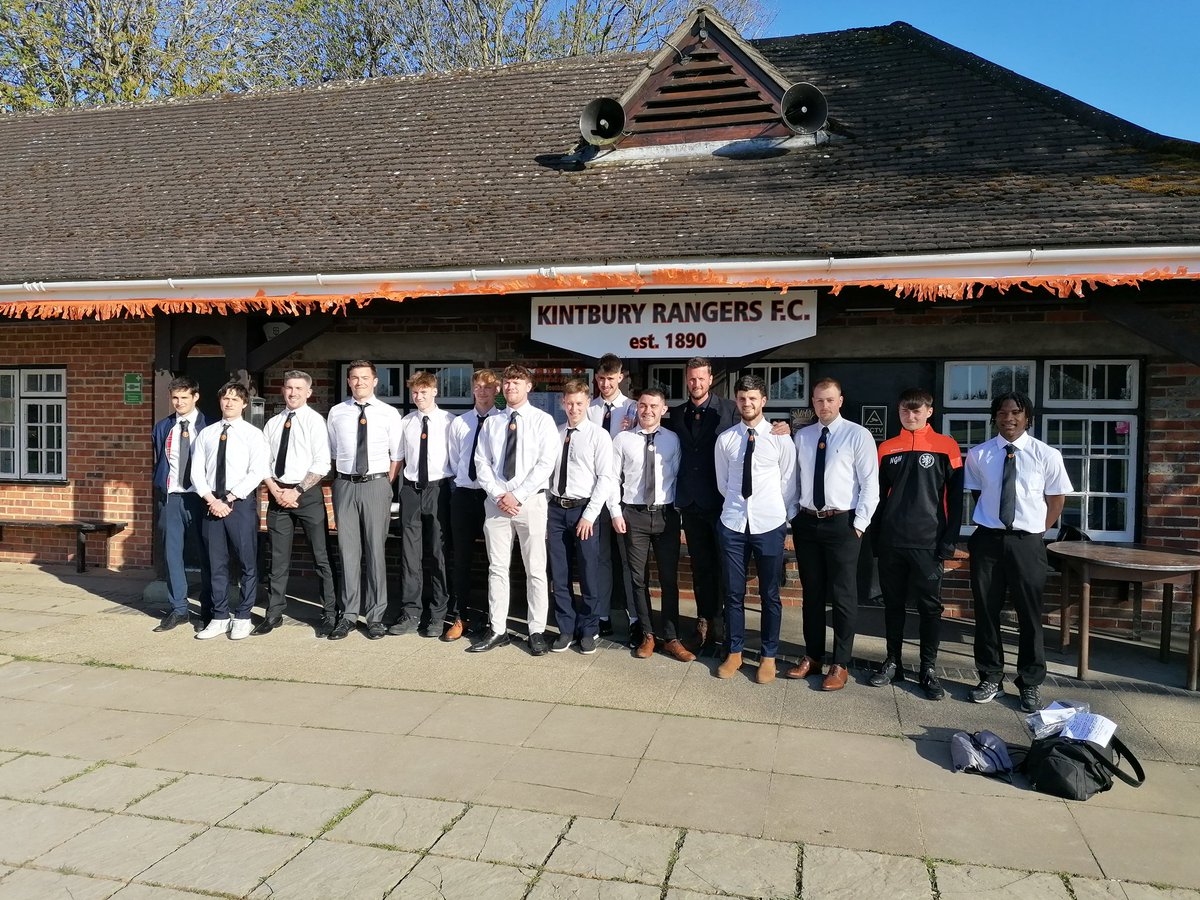 The Development lads ready for the off to <a href="/Abutdfc/">Abingdon United FC</a>