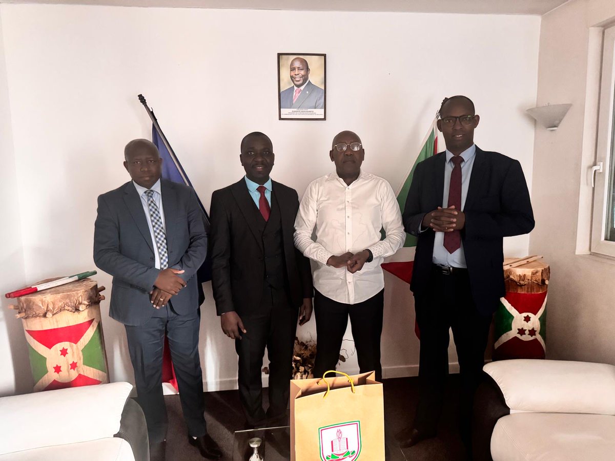 Ce 8/4/2025, SEM l’Ambassadeur du Burundi en France a reçu en audience une délégation de l'université du Burundi conduite par le  Recteur, qui venait lui rendre une visite de courtoisie lors de sa mission de travail en France. ⁦<a href="/MAEBurundi/">MAECD</a>⁩ ⁦<a href="/NtareHouse/">Ntare Rushatsi House</a>⁩