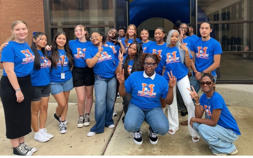 DrMarlonThomas's tweet photo. Please join me in congratulating Mrs. Cherry and our student council for being recognized by the National Association of Student Council (NASC) as a 2025 National Gold Council of Excellence. @RNECavaliers @Sabrina_suber @MooreKimD @RichlandTwo https://t.co/Cd8ByicER4