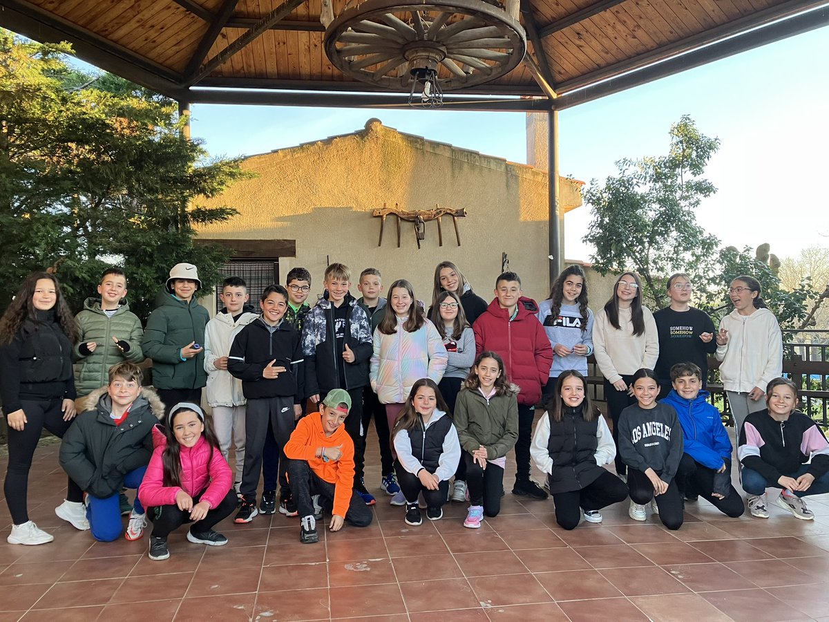 Finalizamos las jornadas de convivencia con el <a href="/Colegiotrescas3/">Colegio Trescasas</a> dentro del PIE Obsevaccion del <a href="/CSFPJCYL/">CSFP</a> donde hemos tenido la oportunidad de compartir experiencias con entre alumnos y maestros. Una experiencia inolvidable que ojalá sea la primera de muchas!!! GRACIAS!!!