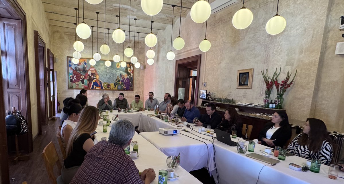 Presente en la junta del consejo directivo de <a href="/PueblaCanirac/">CaniracPuebla</a> del mes de abril, donde estamos planeando la comida del mole Poblano que se hará en el marco de las festividades del 5 de mayo ✅💪🏼
