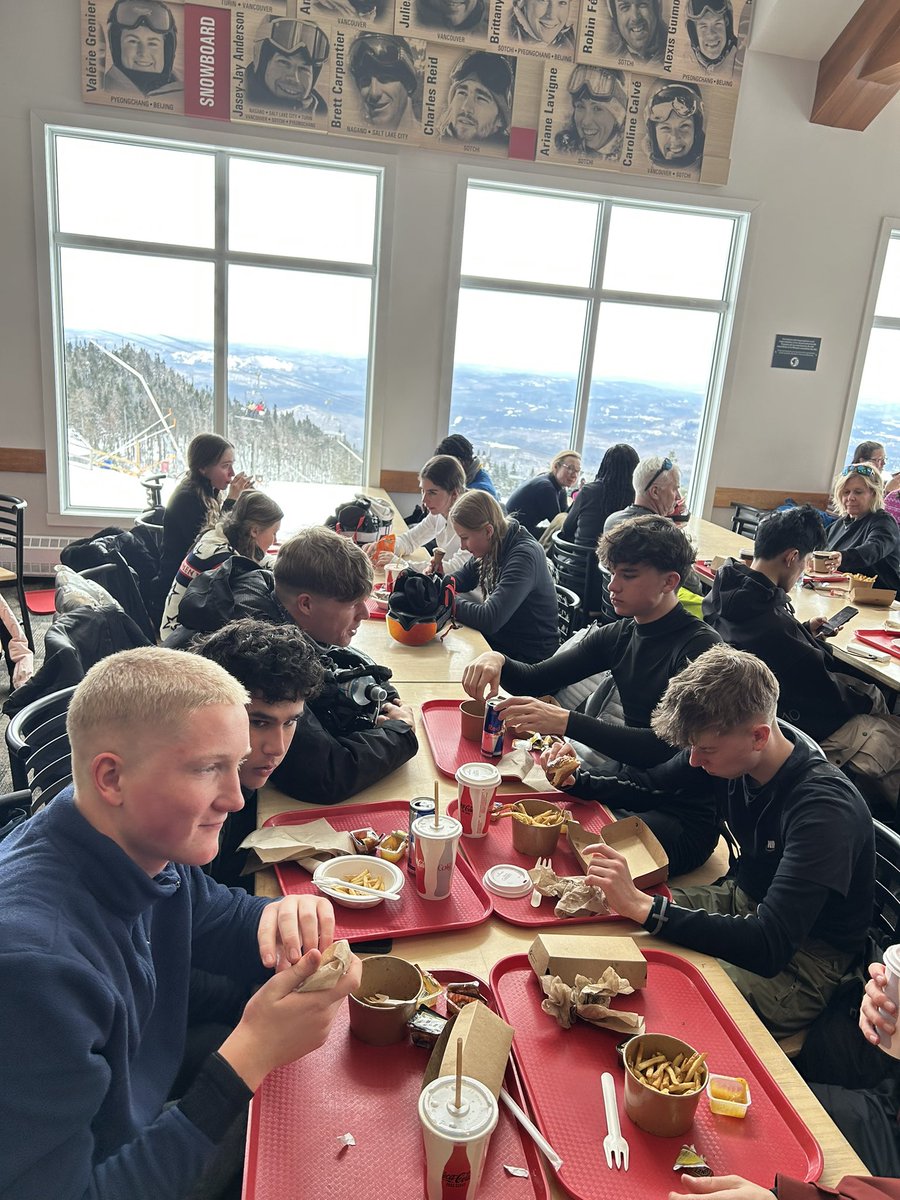 pe_TGS's tweet image. Lunchtime on day 2 #Refuel