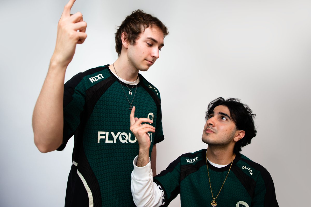 FlyQuest's tweet image. 5k likes for xayah and rakan cosplays

we forgot to ask them but we're sure they'd be down