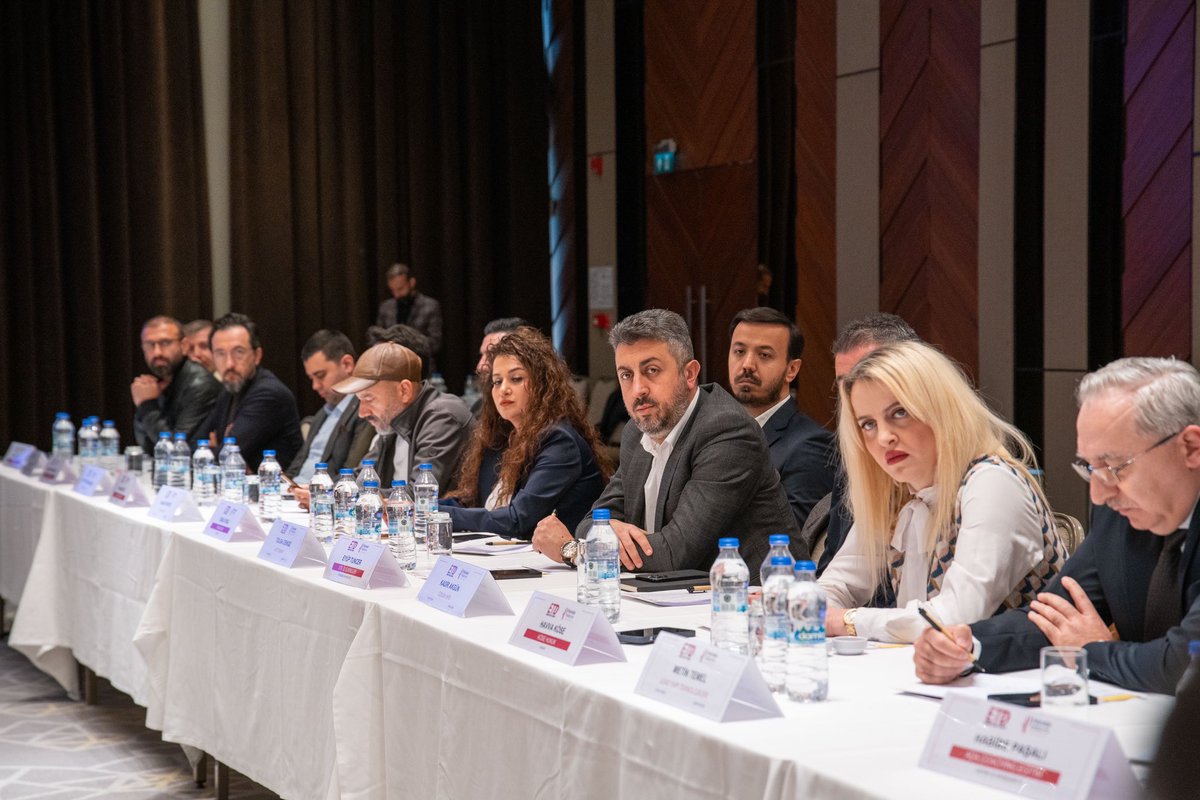 ekonomiticaret's tweet photo. 26 Şubat 2025 Çarşamba Patronlar Platformu toplantımızı özel konuklarımız, üyelerimiz ve misafirlerimiz ile gerçekleştirdik.

⏰ 07.00 – 09.00
🏢 Hilton Garden Inn Güneşli
☕ Coffee Break &amp; Kahvaltı
🚪 Balo Salonu B2 Kat
👔 Özel Konuk: Vakkas Altınbaş

#PatronlarPlatformu https://t.co/3j1TG1T7VC