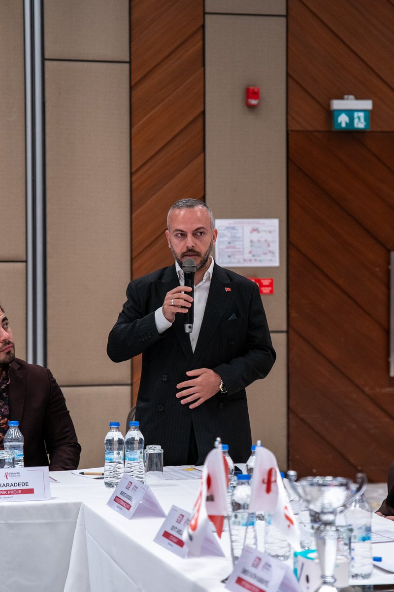 ekonomiticaret's tweet photo. 26 Şubat 2025 Çarşamba Patronlar Platformu toplantımızı özel konuklarımız, üyelerimiz ve misafirlerimiz ile gerçekleştirdik.

⏰ 07.00 – 09.00
🏢 Hilton Garden Inn Güneşli
☕ Coffee Break &amp; Kahvaltı
🚪 Balo Salonu B2 Kat
👔 Özel Konuk: Vakkas Altınbaş

#PatronlarPlatformu https://t.co/3j1TG1T7VC
