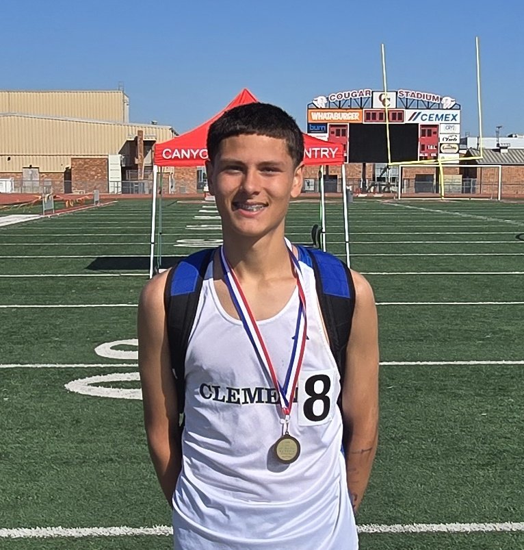 CoachGatian's tweet photo. Huge shoutout to @sean_A_gonzalez for setting a new school record in the 3200m with a time of 9:38.91! All gas, no brakes. Proud of the work he’s put in! #RecordBreaker #GoBuffs #3200mBeast #RunRabbitRun
@SCHSTrack2018 https://t.co/PXb5DK2Vdn