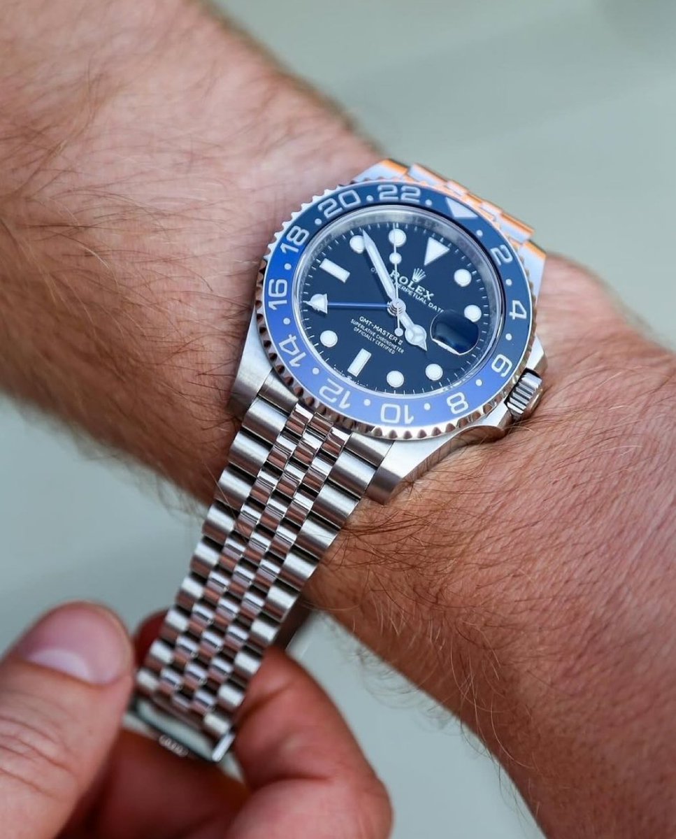 TimekeepersHub's tweet photo. Rolex GMT-Master II 'Batgirl' 🔵⚫️ https://t.co/pv6BzYsceD