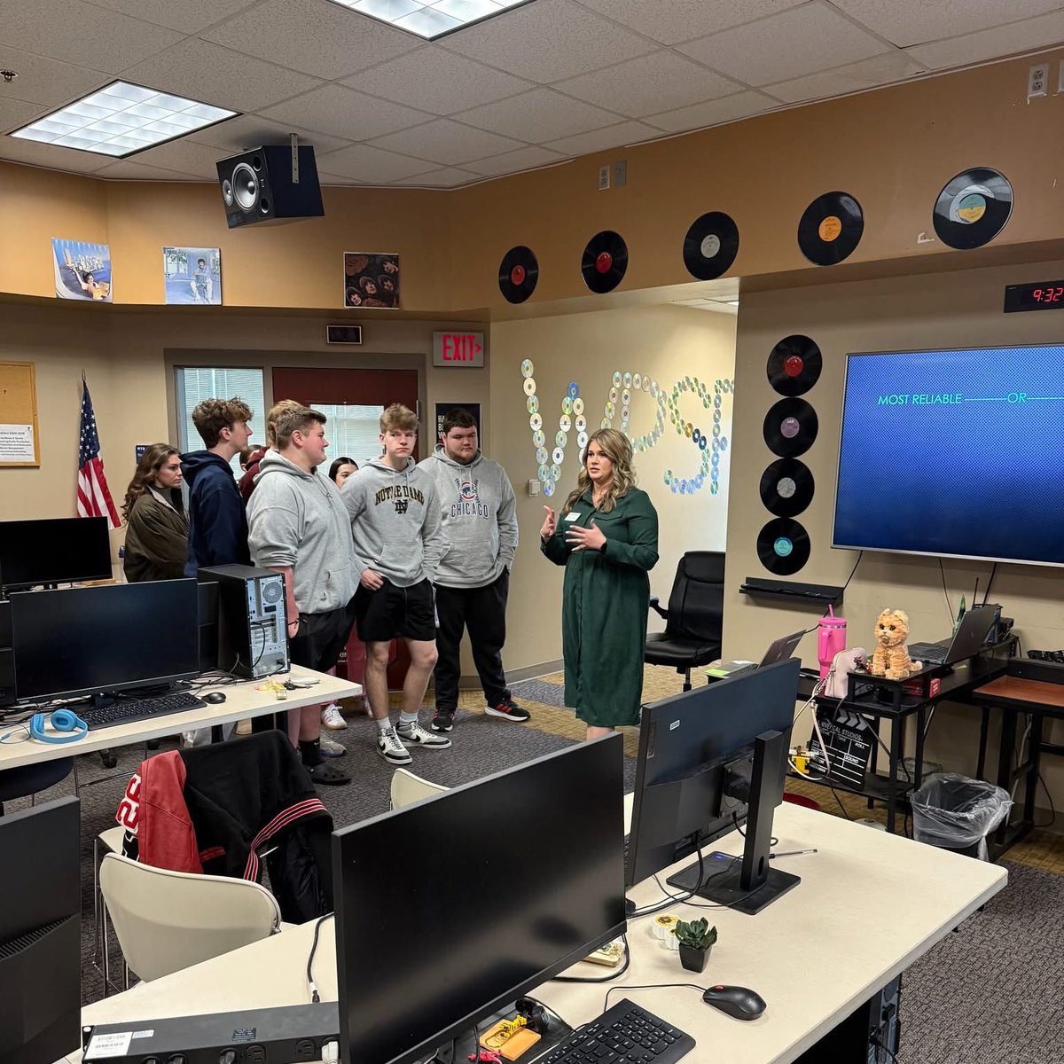 I had such a great morning at Southern Indiana Career &amp; Technical Center hanging out with aspiring journalist! It was fun to share about my time in my dream career and help students learn more about it. Thanks for having me! <a href="/SICTC/">SICTC</a> <a href="/907wpsr/">90.7 WPSR</a>