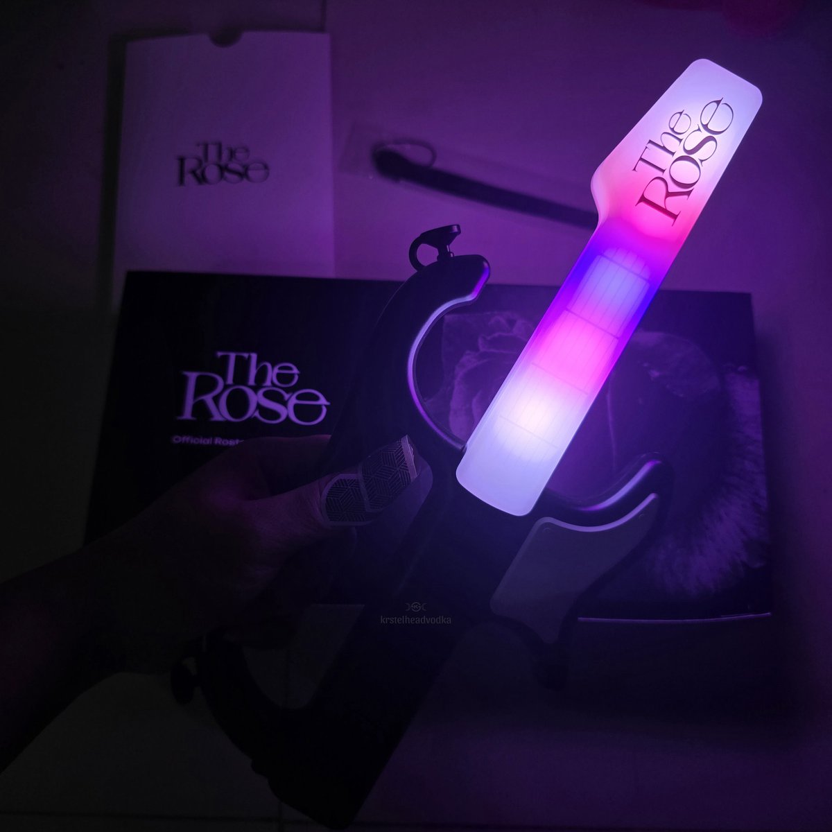 krstelheadvodka's tweet photo. I'll probably buy Xdinary Heroes' lightstick, after that I'm all good na 🖤 https://t.co/AbloVxbwkd
