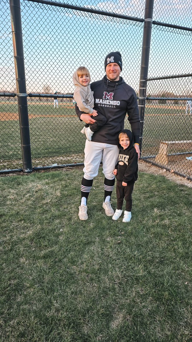 MarengoBaseball's tweet photo. Had some extra support at the game last night 💙🩵 https://t.co/5tuczQRNkK