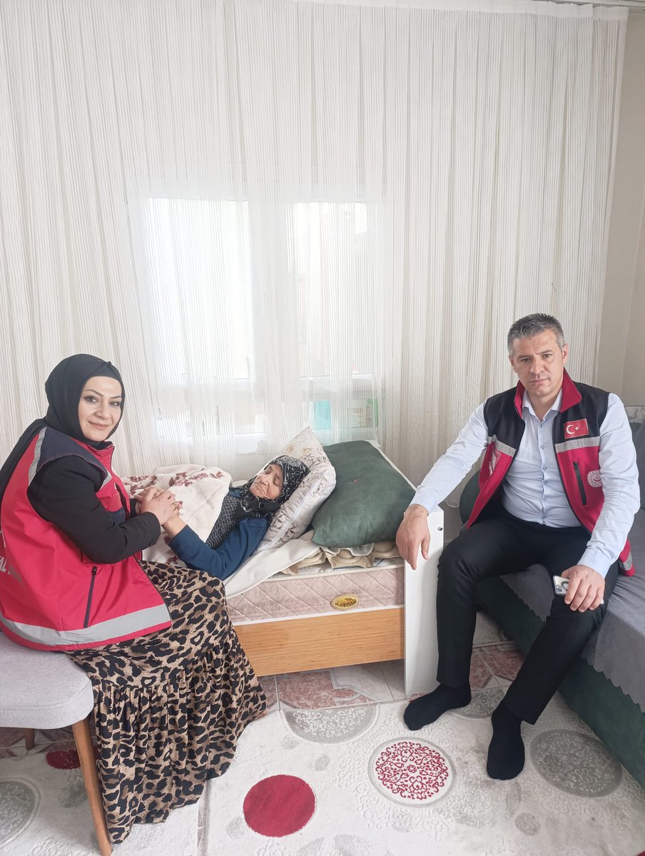 Adana Aile ve Sosyal Hizmetler İl Müdürlüğüne bağlı Kozan Sosyal Hizmet Merkezi Müdürlüğü " *Şehit Aileleri ve  Gazi Hizmetleri Birimi"* olarak hizmet bölgemizde yer alan Şehitlerimizden Şehidimiz Latif BOZKURT’un bizlere emaneti olan değerli ailesine ziyarette bulunduk.🇹🇷🇹🇷🇹🇷