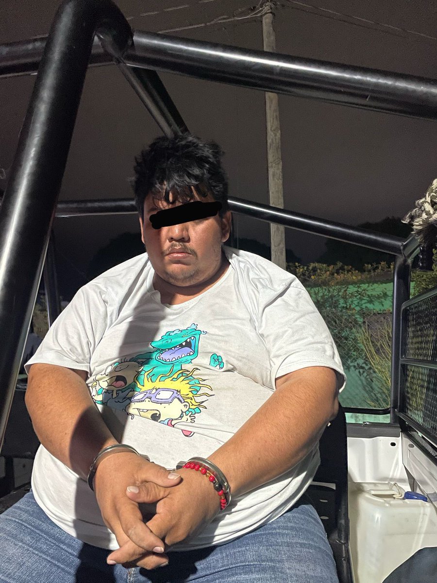 ReporteMayaMX's tweet photo. #ReporteRojo #Chiapas 

#LaConcordia | En operativo de la #FRIP #GrupoPakal detuvieron al líder criminal, Ataulfo López Flores, generador de violencia en la región de la #Frailesca quien cayó con dos lugartenientes. En la elección pasada el #CDS asesinó a dos de sus hijas https://t.co/gPX9MG94ej