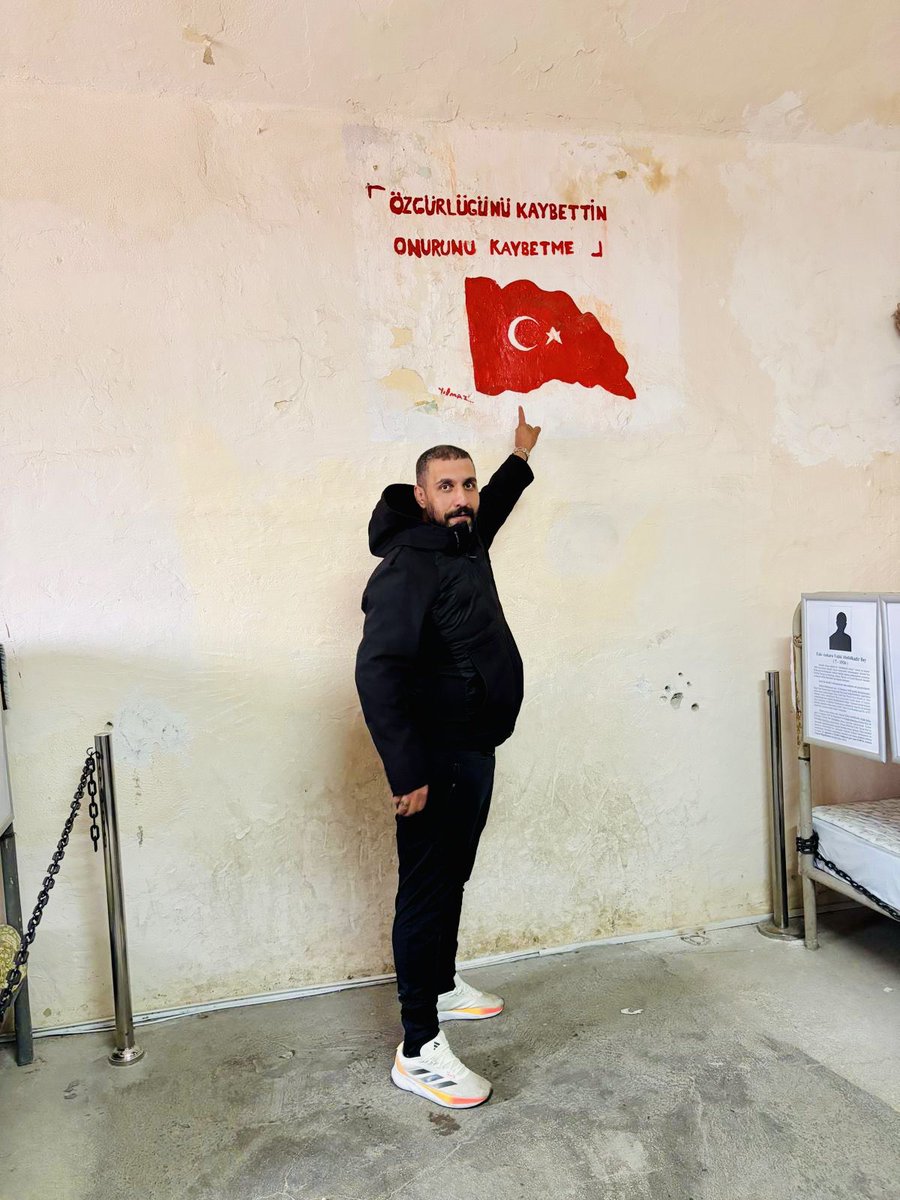 fikret_tan's tweet photo. Bir tepeye konmuş ibret abidesi…
Yüce rabbim devletimize zeval vermesin.
Korusun yüceltsin.!!!
Darbeler,cuntalardan…
Tam bağımsız Türkiye !
#Ankara #ulucanlar #hacettepe  #TuerkiyeYuezy��lı https://t.co/XbnpXXdoq0