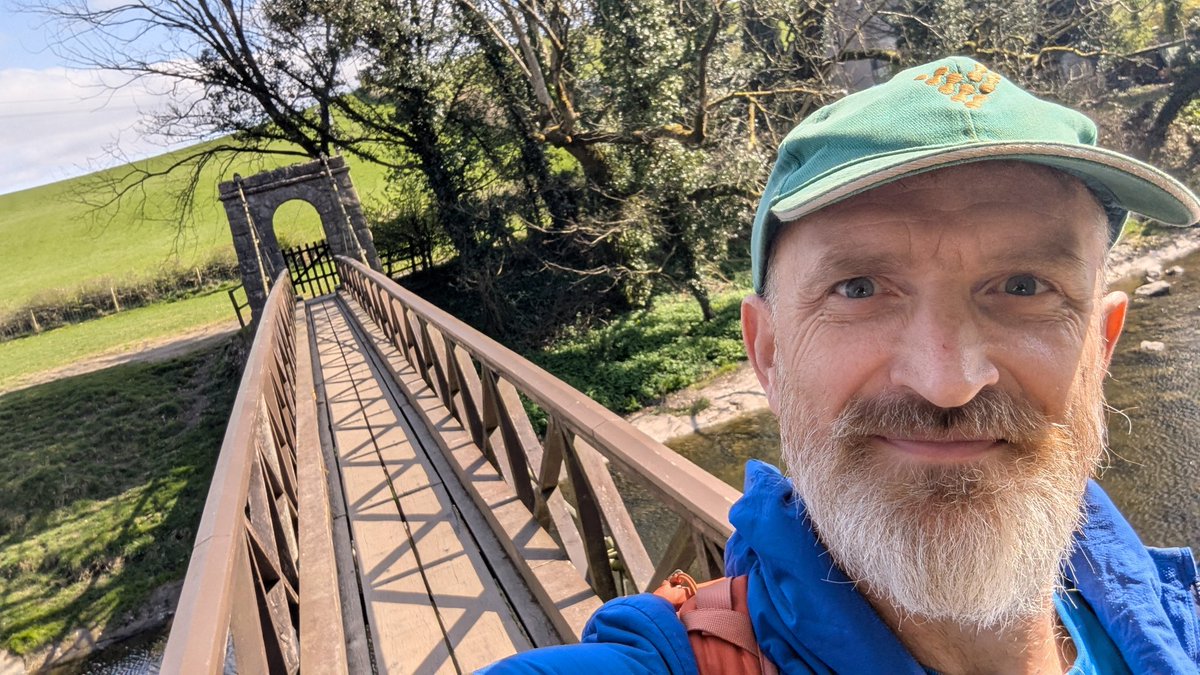 DanRavenEllison's tweet photo. Walking meeting today from #Kendal to @nationaltrust #Sizergh along the Kent.
Sharing #SlowWays future plans with local experts with lots of great feedback β¨
#Cumbria #LakeDistrict β€οΈβπ³ https://t.co/KIEBssZPs4