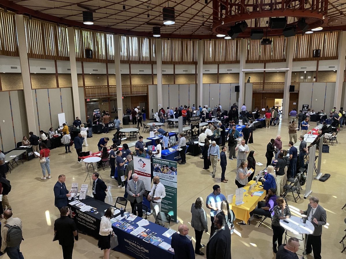DentonChamber's tweet photo. It's a busy morning here at the Denton Community Job Fair! 💼 There's still time to come down! Head over to the Denton Civic Center; we're open until 2:00 PM today.

#DentonTX #DentonJobs #DentonMeansBusiness #AdvocateEducateCollaborate https://t.co/nOON7E4bqD